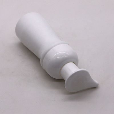 Bouteille de lotion HDPE pour le nettoyant facial PET Bouteilles de pompe à mousse mousse 70 ml OEM personnalisé