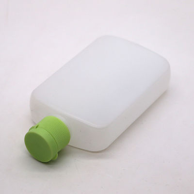 Bouteille cosmétique carré plate en HDPE de 120 ml avec couleur personnalisée et couvercle en spirale