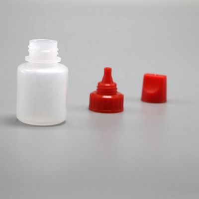 Bouteilles de gouttelettes pour les yeux en LDPE de 12 ml pour produits pharmaceutiques chez GMP Company