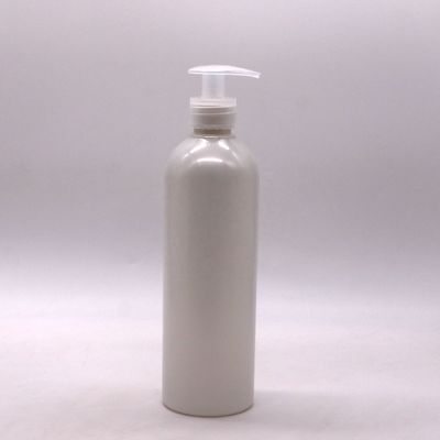 Bouteilles de lotion en plastique HDPE de 500 ml/600 ml de couleur personnalisée pour la lotion propre