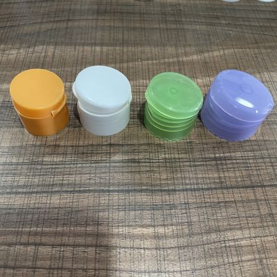 24 mm 28 mm 32 mm Fermeture de bouchon en plastique pour bouteilles de lotion en plastique de couleur personnalisées