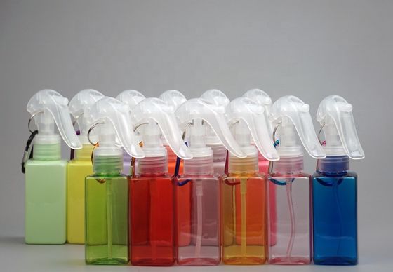 Impression par écran 100 ml PET Bouteille de pulvérisateur à déclencheur en forme carrée avec crochet mental portable